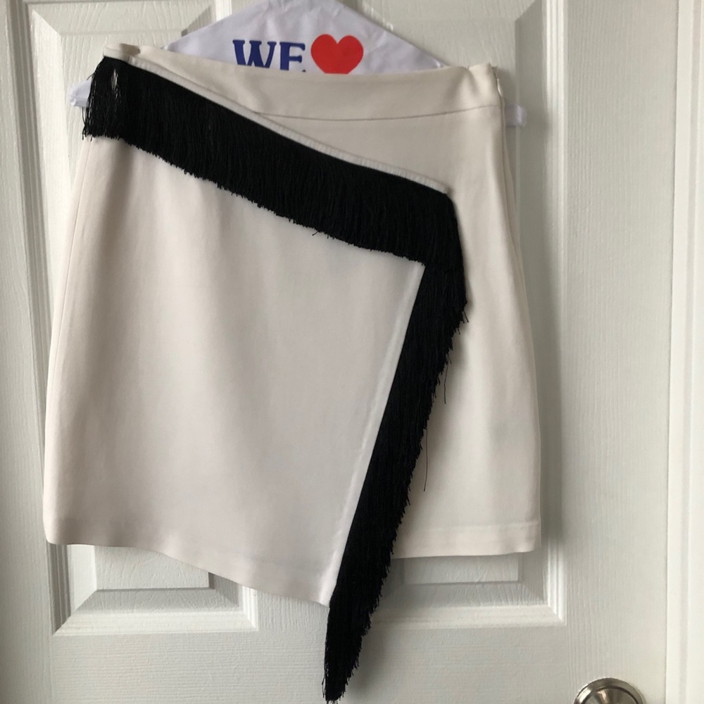 BEAUTIFUL WHITE SKIRT WITH BLACK FRINGE!!